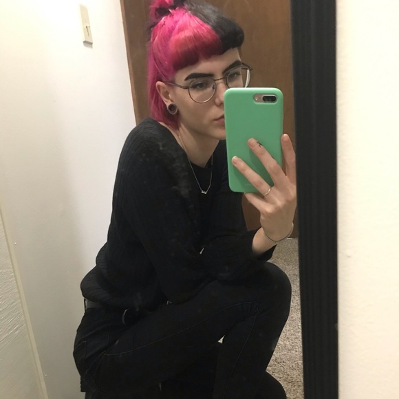 Meet your Posher, Delaney - Picture 2 of 5